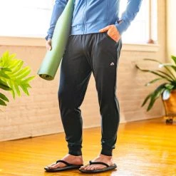 Eastern Mountain Sports EMS Men's Sat Nam Joggers -trucker hat shop 2085542 001 alt4