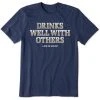 LIFE IS GOOD Men's Drinks Well W/ Others Short-Sleeve Crusher Tee -trucker hat shop 2086088 403 main